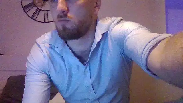 Snapshot of Keviios chatting on October 23, 9:35 pm Keviios online show from October 23, 9:35 pm