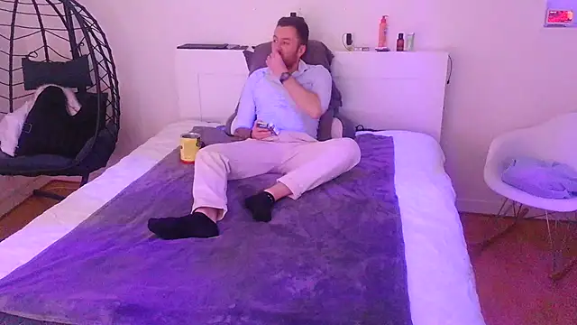 Snapshot of Keviios chatting on November 23, 12:27 pm Keviios online show from November 23, 12:27 pm