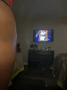 CinnaCakesss online show from March 18, 5:21 am