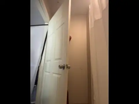 CinnaCakesss online show from April 7, 11:48 pm