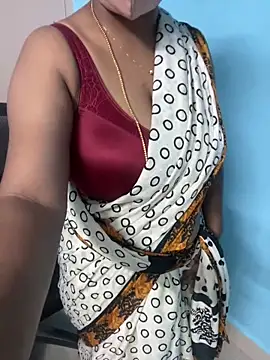 Snapshot of monal_95 chatting on February 7, 2:26 am monal 95 online show from February 7, 2:26 am