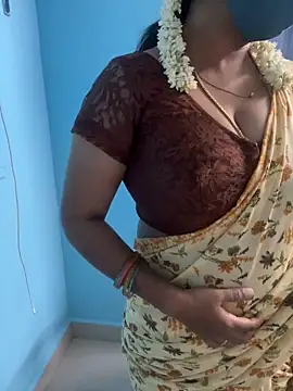 Snapshot of monal_95 chatting on February 10, 2:26 am monal 95 online show from February 10, 2:26 am