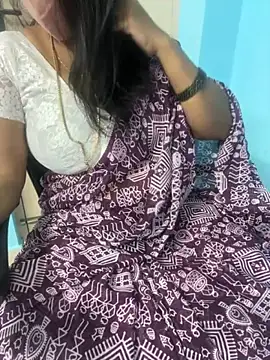 Snapshot of monal_95 chatting on February 18, 7:15 am monal 95 online show from February 18, 7:15 am