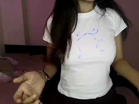 its siya  online show from April 10, 8:02 pm