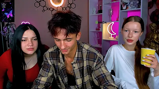 Snapshot of khloebeauty chatting on September 19, 8:09 pm khloebeauty online show from September 19, 8:09 pm