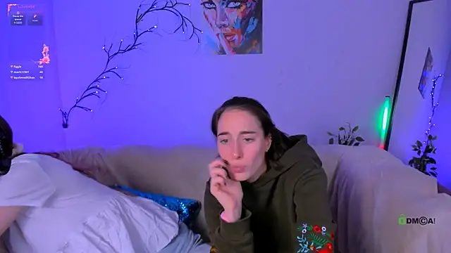 Snapshot of khloebeauty chatting on October 16, 7:48 pm khloebeauty online show from October 16, 7:48 pm