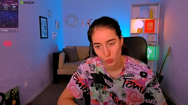 Snapshot of khloebeauty chatting on November 12, 8:08 pm khloebeauty online show from November 12, 8:08 pm