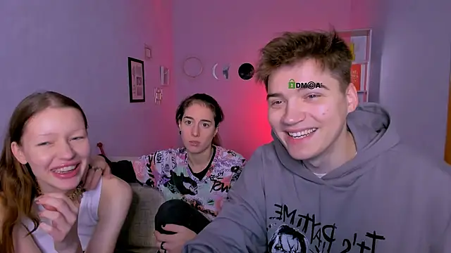 Snapshot of khloebeauty chatting on November 15, 8:27 pm khloebeauty online show from November 15, 8:27 pm