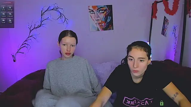 Snapshot of khloebeauty chatting on December 5, 8:05 pm khloebeauty online show from December 5, 8:05 pm