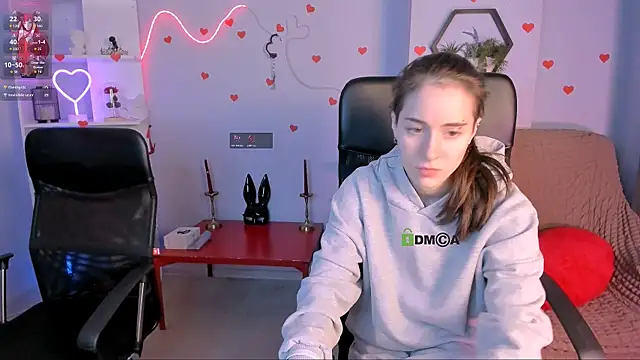 khloebeauty online show from April 5, 7:11 pm