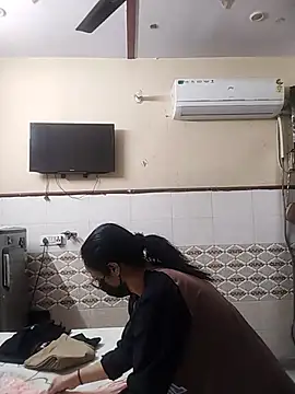 meenu bhabhi547 online show from February 12, 3:23 am