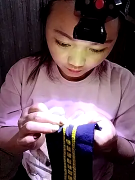 lusy-000 online show from October 27, 7:45 am