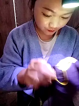 lusy-000 online show from November 1, 3:30 am