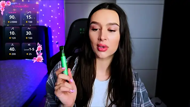 Veronica Larsson online show from February 12, 2:56 pm