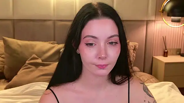 Snapshot of Goldy_Stark chatting on September 26, 8:35 pm Goldy Stark online show from September 26, 8:35 pm