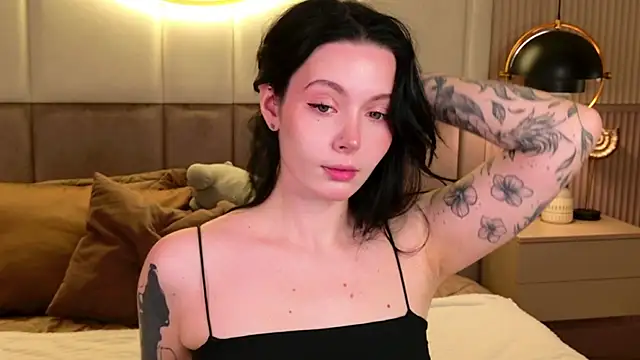 Snapshot of Goldy_Stark chatting on October 9, 9:02 pm Goldy Stark online show from October 9, 9:02 pm