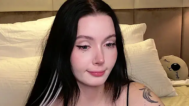 Snapshot of Goldy_Stark chatting on December 5, 8:49 pm Goldy Stark online show from December 5, 8:49 pm