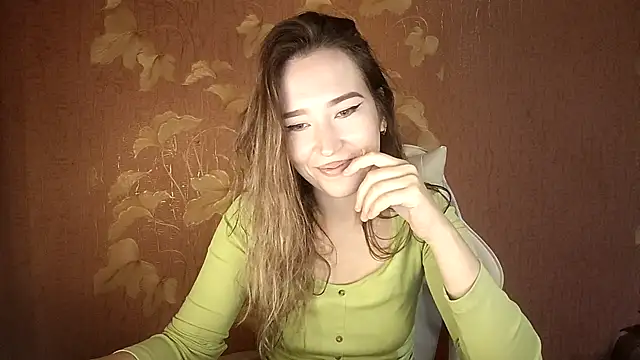 Awora Wolf online show from October 11, 8:40 pm