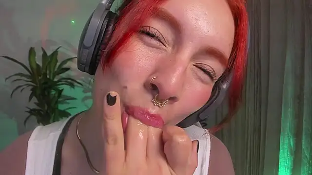 bri von dhara   online show from October 18, 3:35 pm