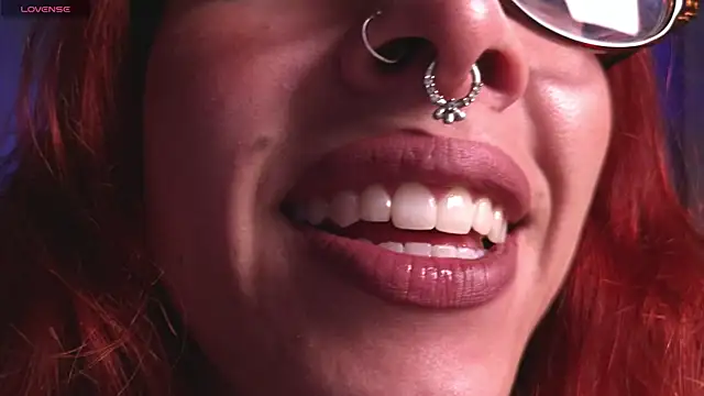 bri von dhara   online show from December 16, 11:15 am