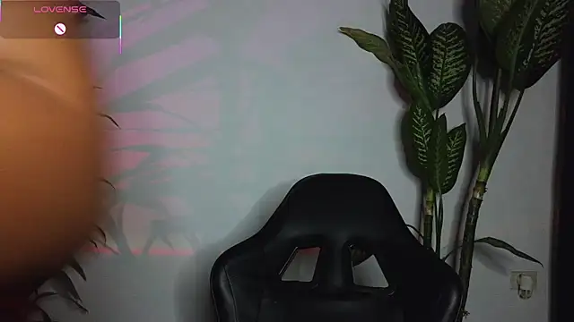 bri von dhara   online show from March 25, 10:38 pm