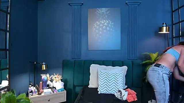 aliceandsia online show from December 19, 3:19 pm