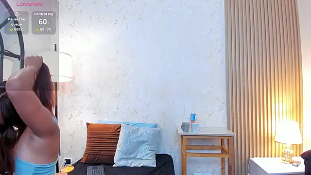 aliceandsia online show from February 4, 6:25 pm