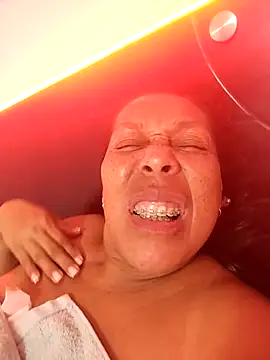 Naomi-Mature online show from April 3, 9:57 pm