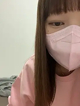 Snapshot of erokami36 chatting on December 17, 4:13 pm erokami36 online show from December 17, 4:13 pm