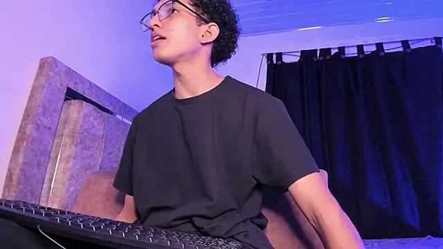 Cj davis  online show from March 24, 2:16 am