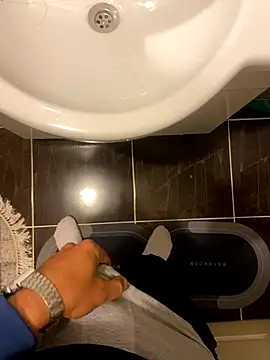 Snapshot of SolomonHej4 chatting on November 15, 1:07 pm SolomonHej4 online show from November 15, 1:07 pm