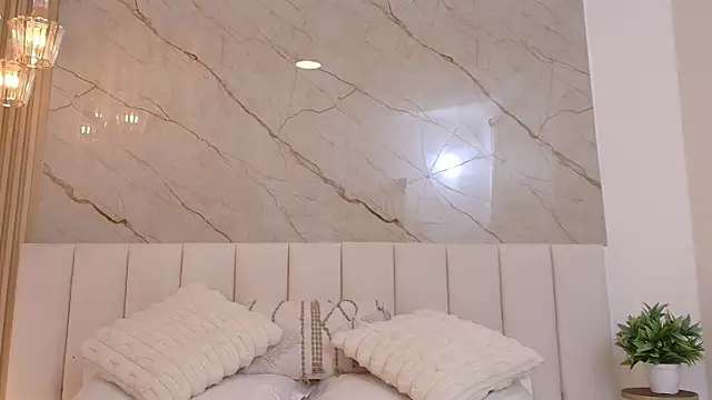 Snapshot of GraceMontgomery chatting on November 8, 1:33 pm GraceMontgomery online show from November 8, 1:33 pm