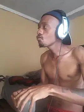 Snapshot of Hidden_African_Fruit chatting on February 14, 5:26 am Hidden African Fruit online show from February 14, 5:26 am