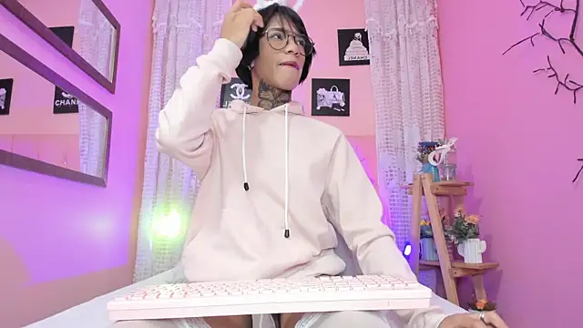 Liam evvan online show from February 7, 3:10 am