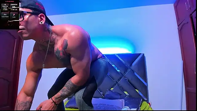 ArnoldSexy  online show from October 24, 4:14 pm