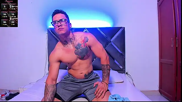 ArnoldSexy  online show from November 4, 3:22 pm