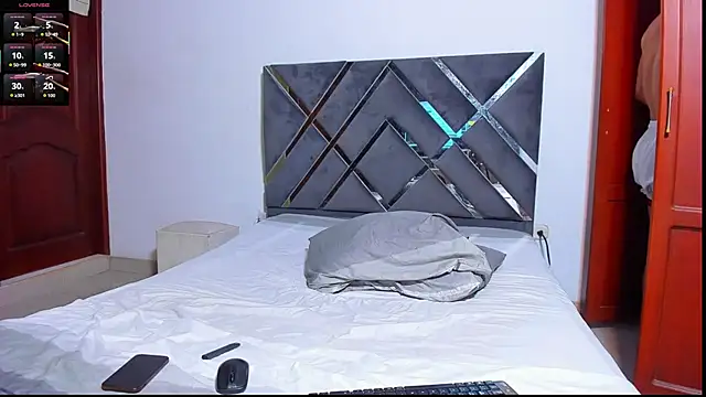 ArnoldSexy  online show from November 10, 5:01 pm