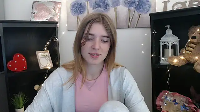 Snapshot of JuiceLips__ chatting on September 11, 6:46 am JuiceLips online show from September 11, 6:46 am