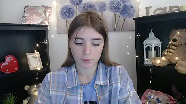 Snapshot of JuiceLips__ chatting on September 19, 9:43 am JuiceLips online show from September 19, 9:43 am