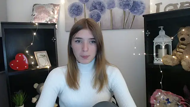 Snapshot of JuiceLips__ chatting on September 26, 9:35 am JuiceLips online show from September 26, 9:35 am