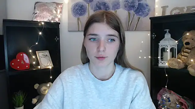 Snapshot of JuiceLips__ chatting on September 29, 4:12 pm JuiceLips online show from September 29, 4:12 pm