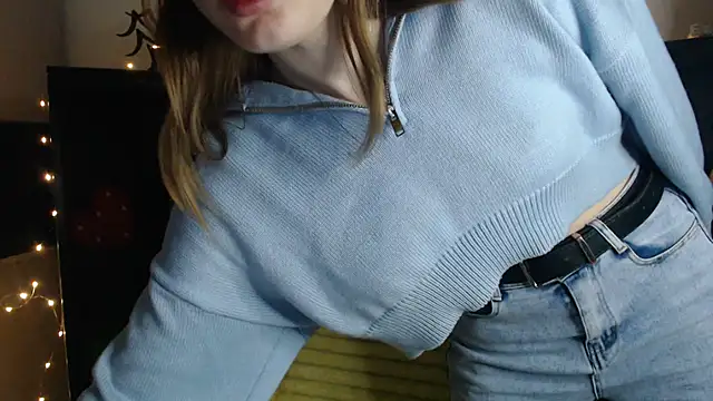 Snapshot of JuiceLips__ chatting on November 10, 5:12 pm JuiceLips online show from November 10, 5:12 pm