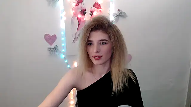 Snapshot of JuiceLips__ chatting on November 28, 1:25 pm JuiceLips online show from November 28, 1:25 pm