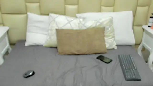 SkinnyGirl 28 online show from December 18, 7:20 pm