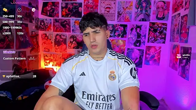 Snapshot of Saturn_boy chatting on November 1, 5:09 am Saturn boy online show from November 1, 5:09 am