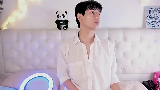 Snapshot of AleAurarashi chatting on January 6, 4:27 am AleAurarashi online show from January 6, 4:27 am