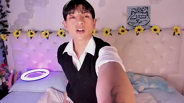 Snapshot of AleAurarashi chatting on February 3, 3:37 am AleAurarashi online show from February 3, 3:37 am