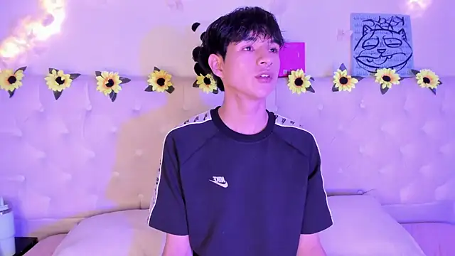 Snapshot of AleAurarashi chatting on February 13, 3:24 am AleAurarashi online show from February 13, 3:24 am