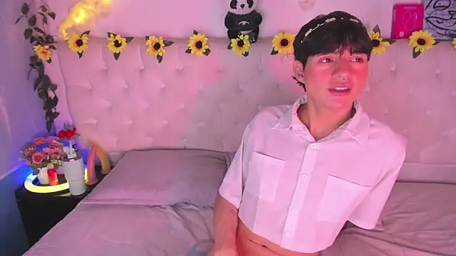 Snapshot of AleAurarashi chatting on February 20, 6:26 am AleAurarashi online show from February 20, 6:26 am