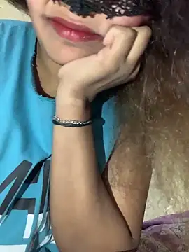 Snapshot of NeoleeLkr chatting on November 7, 11:21 am NeoleeLkr online show from November 7, 11:21 am